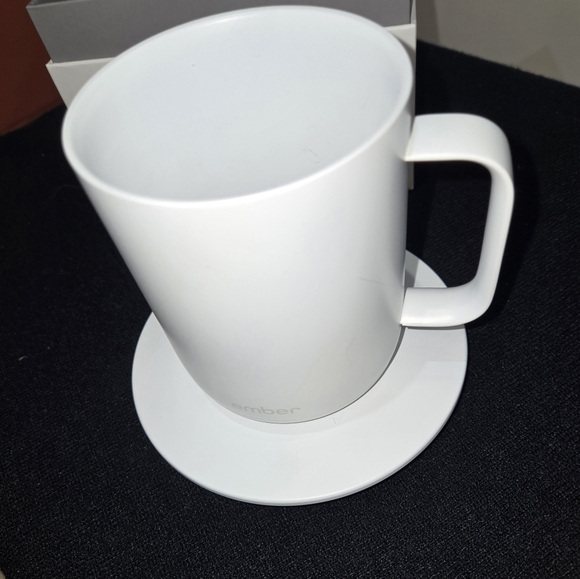 Ember Temperature Control Ceramic Mug - Picture 2 of 9